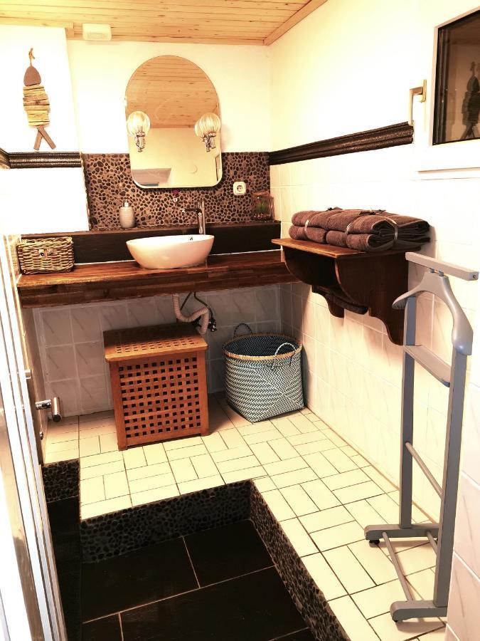 Mooi Ruim Appartement In Antieke Stadsboerderij Schönecken Εξωτερικό φωτογραφία