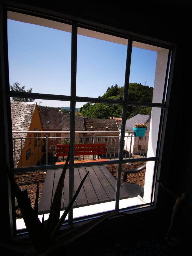 Mooi Ruim Appartement In Antieke Stadsboerderij Schönecken Εξωτερικό φωτογραφία